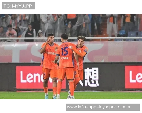 杨瑞琪在比赛最后时刻进球挽回颜面梅州仍以1-4落后于玉昆