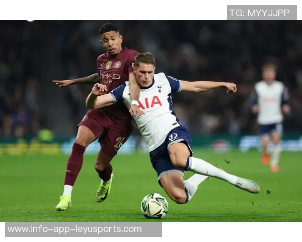 英媒报道亚伯拉罕希望重返英超争夺世界杯名额维拉等队表现出浓厚兴趣 英媒报道亚伯拉罕希望重返英超争夺世界杯名额维拉等队表现出浓厚兴趣